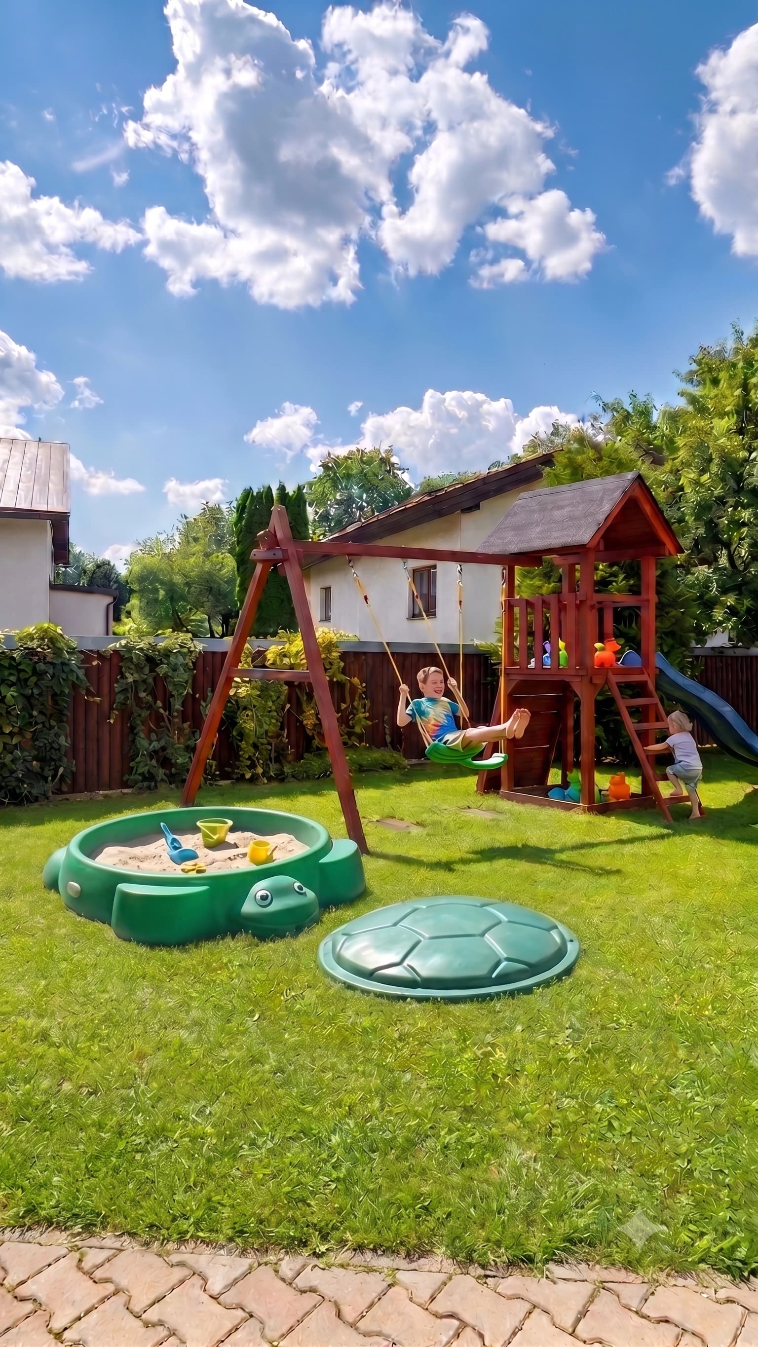 Dětské hřiště s trampolínou u Apartmánů Iwona